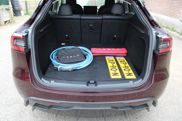 Tesla Model Y LONG RANGE DUAL AWD 75 kWh AUTOPILOT NAVI LEER PANO SOh 95,5%