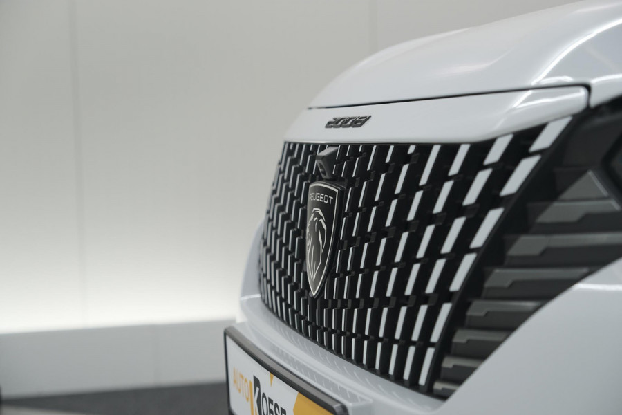 Peugeot 2008 PureTech 130 EAT8 Allure | Allseason banden | 360 Camera | Dodehoekdetectie | Apple Carplay | Stoelverwarming