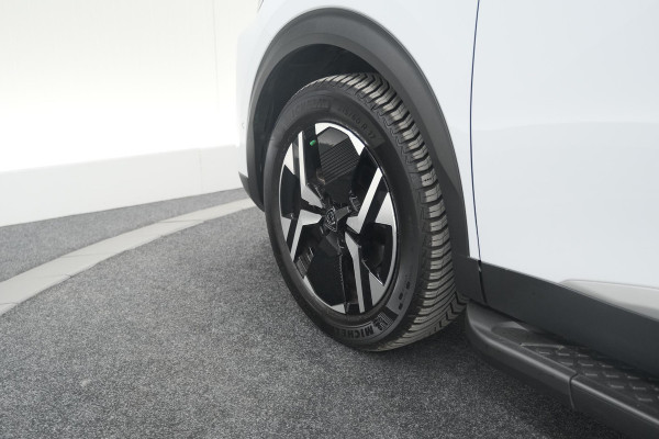 Peugeot 2008 PureTech 130 EAT8 Allure | Allseason banden | 360 Camera | Dodehoekdetectie | Apple Carplay | Stoelverwarming
