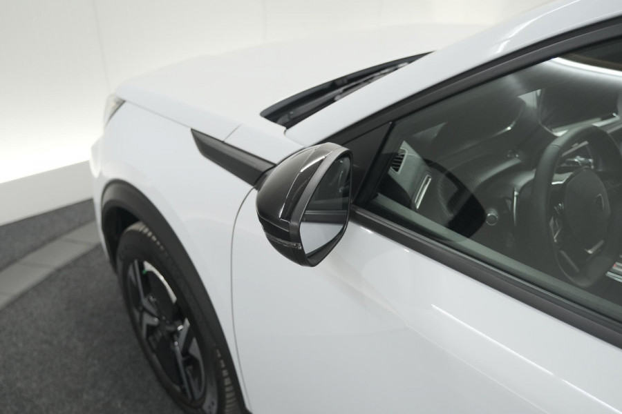 Peugeot 2008 PureTech 130 EAT8 Allure | Allseason banden | 360 Camera | Dodehoekdetectie | Apple Carplay | Stoelverwarming