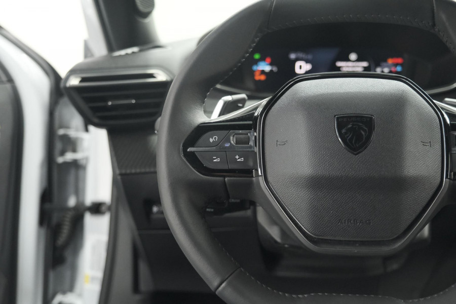 Peugeot 2008 PureTech 130 EAT8 Allure | Allseason banden | 360 Camera | Dodehoekdetectie | Apple Carplay | Stoelverwarming