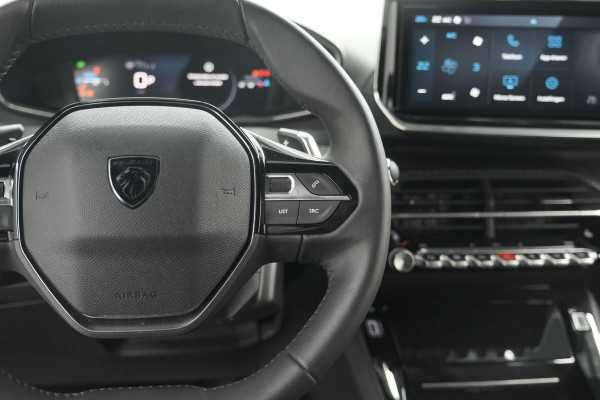Peugeot 2008 PureTech 130 EAT8 Allure | Allseason banden | 360 Camera | Dodehoekdetectie | Apple Carplay | Stoelverwarming