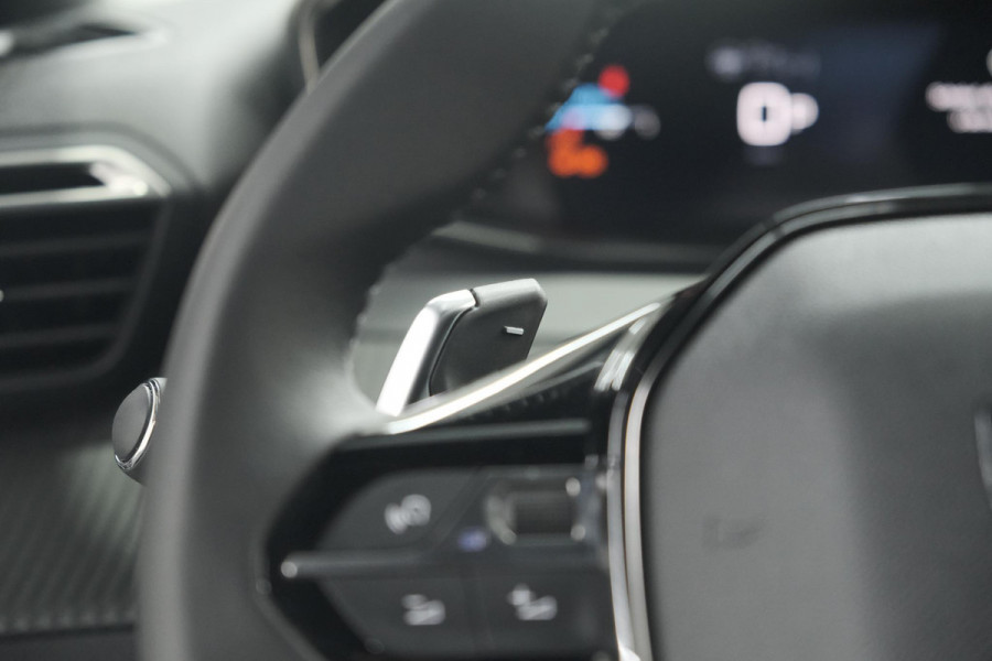 Peugeot 2008 PureTech 130 EAT8 Allure | Allseason banden | 360 Camera | Dodehoekdetectie | Apple Carplay | Stoelverwarming