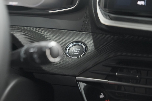 Peugeot 2008 PureTech 130 EAT8 Allure | Allseason banden | 360 Camera | Dodehoekdetectie | Apple Carplay | Stoelverwarming