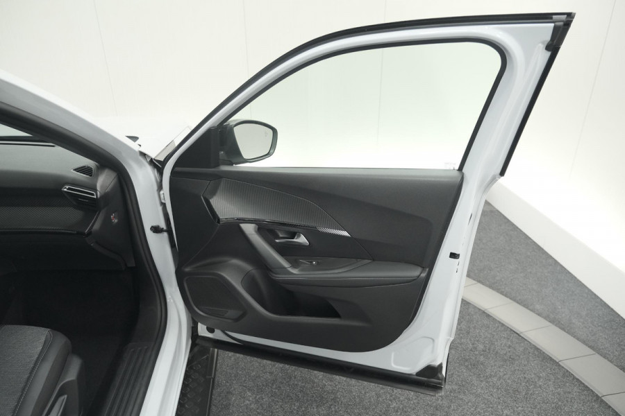 Peugeot 2008 PureTech 130 EAT8 Allure | Allseason banden | 360 Camera | Dodehoekdetectie | Apple Carplay | Stoelverwarming
