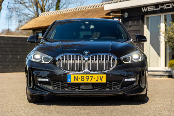 BMW 1-serie 118i High Executive M-Sport I Led I Live Cockpit Professional I Adaptive Cruise I Shadow Line I Stoelverwarming I BTW