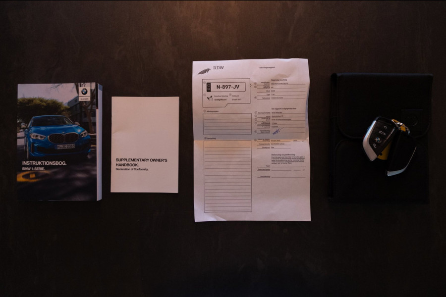 BMW 1-serie 118i High Executive M-Sport I Led I Live Cockpit Professional I Adaptive Cruise I Shadow Line I Stoelverwarming I BTW