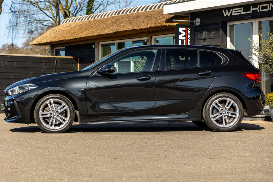 BMW 1-serie 118i High Executive M-Sport I Led I Live Cockpit Professional I Adaptive Cruise I Shadow Line I Stoelverwarming I BTW