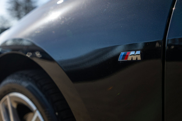 BMW 1-serie 118i High Executive M-Sport I Led I Live Cockpit Professional I Adaptive Cruise I Shadow Line I Stoelverwarming I BTW