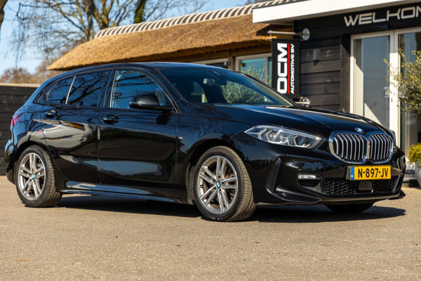 BMW 1-serie 118i High Executive M-Sport I Led I Live Cockpit Professional I Adaptive Cruise I Shadow Line I Stoelverwarming I BTW