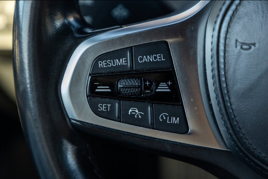 BMW 1-serie 118i High Executive M-Sport I Led I Live Cockpit Professional I Adaptive Cruise I Shadow Line I Stoelverwarming I BTW