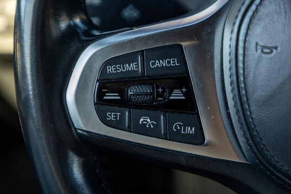 BMW 1-serie 118i High Executive M-Sport I Led I Live Cockpit Professional I Adaptive Cruise I Shadow Line I Stoelverwarming I BTW