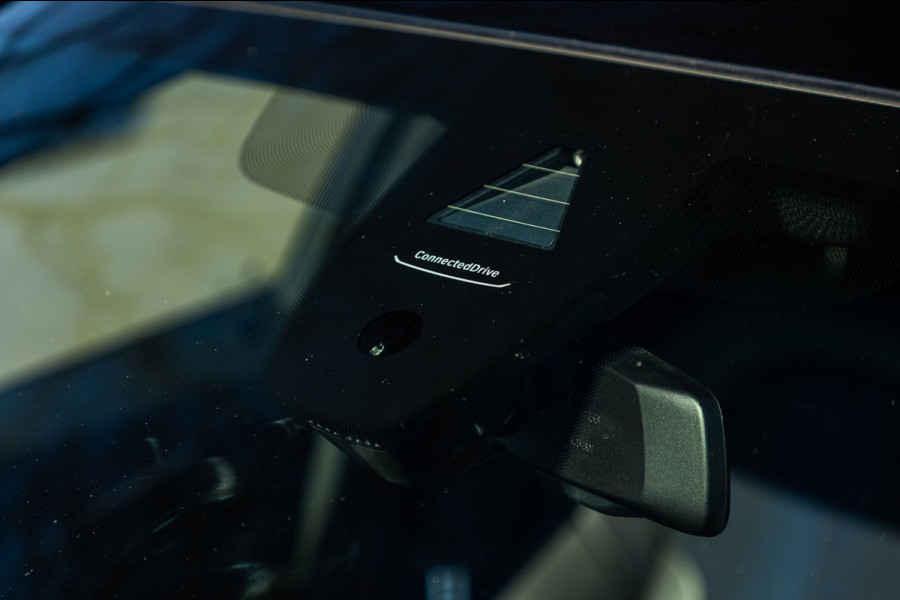 BMW 1-serie 118i High Executive M-Sport I Led I Live Cockpit Professional I Adaptive Cruise I Shadow Line I Stoelverwarming I BTW