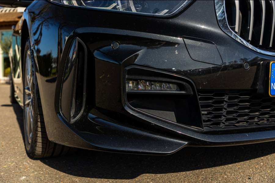 BMW 1-serie 118i High Executive M-Sport I Led I Live Cockpit Professional I Adaptive Cruise I Shadow Line I Stoelverwarming I BTW