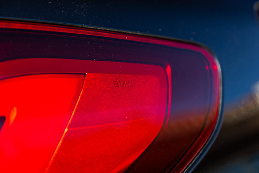 BMW 1-serie 118i High Executive M-Sport I Led I Live Cockpit Professional I Adaptive Cruise I Shadow Line I Stoelverwarming I BTW