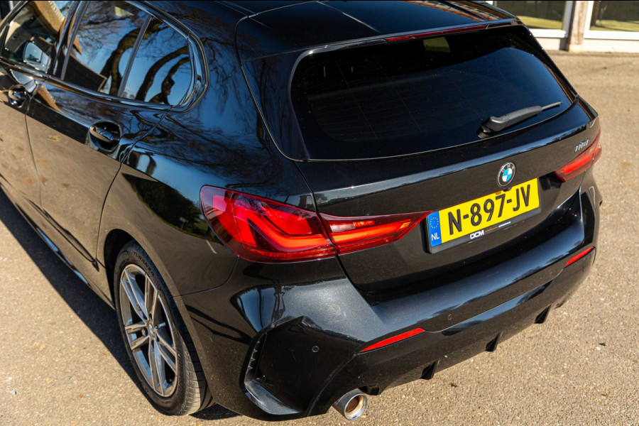 BMW 1-serie 118i High Executive M-Sport I Led I Live Cockpit Professional I Adaptive Cruise I Shadow Line I Stoelverwarming I BTW