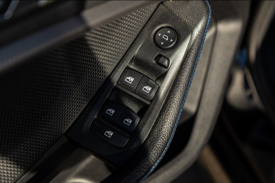 BMW 1-serie 118i High Executive M-Sport I Led I Live Cockpit Professional I Adaptive Cruise I Shadow Line I Stoelverwarming I BTW