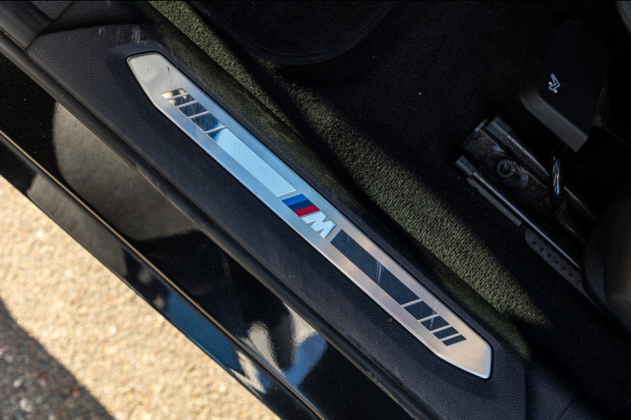 BMW 1-serie 118i High Executive M-Sport I Led I Live Cockpit Professional I Adaptive Cruise I Shadow Line I Stoelverwarming I BTW