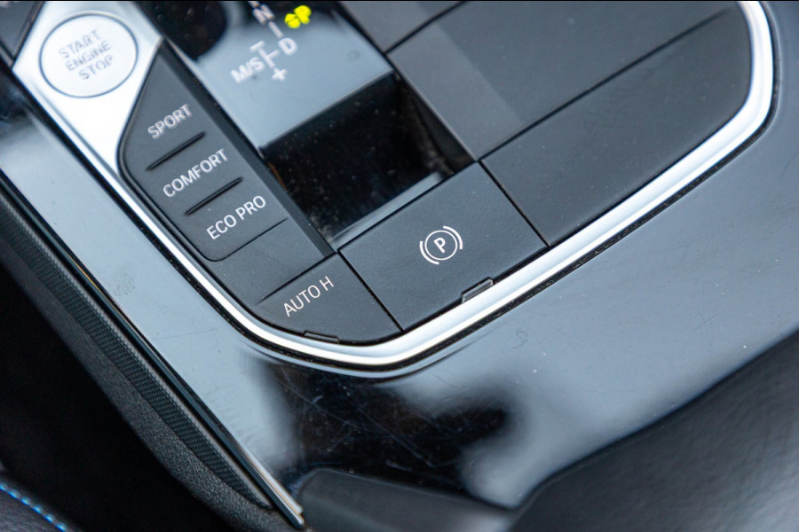 BMW 1-serie 118i High Executive M-Sport I Led I Live Cockpit Professional I Adaptive Cruise I Shadow Line I Stoelverwarming I BTW