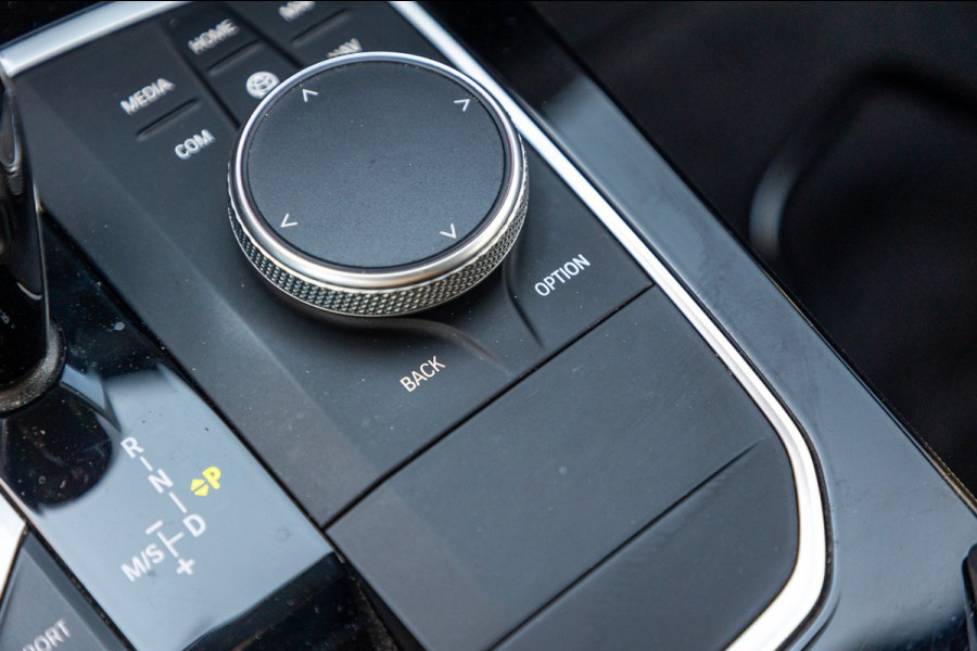 BMW 1-serie 118i High Executive M-Sport I Led I Live Cockpit Professional I Adaptive Cruise I Shadow Line I Stoelverwarming I BTW