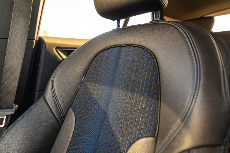 BMW 1-serie 118i High Executive M-Sport I Led I Live Cockpit Professional I Adaptive Cruise I Shadow Line I Stoelverwarming I BTW