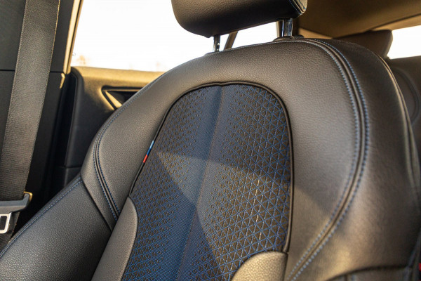 BMW 1-serie 118i High Executive M-Sport I Led I Live Cockpit Professional I Adaptive Cruise I Shadow Line I Stoelverwarming I BTW