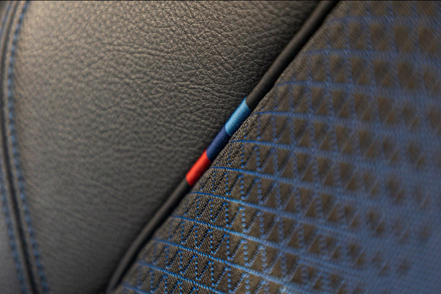 BMW 1-serie 118i High Executive M-Sport I Led I Live Cockpit Professional I Adaptive Cruise I Shadow Line I Stoelverwarming I BTW