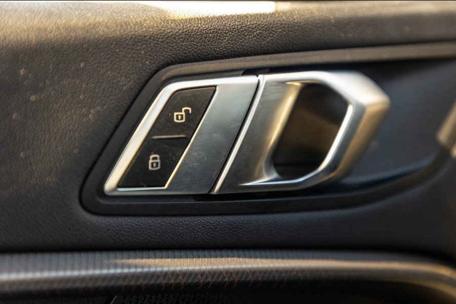 BMW 1-serie 118i High Executive M-Sport I Led I Live Cockpit Professional I Adaptive Cruise I Shadow Line I Stoelverwarming I BTW