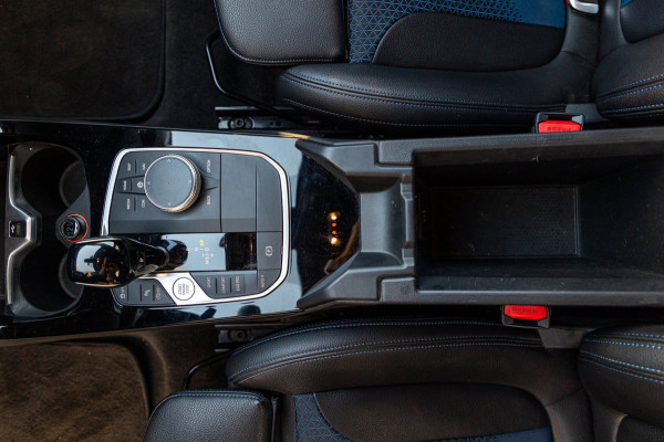 BMW 1-serie 118i High Executive M-Sport I Led I Live Cockpit Professional I Adaptive Cruise I Shadow Line I Stoelverwarming I BTW