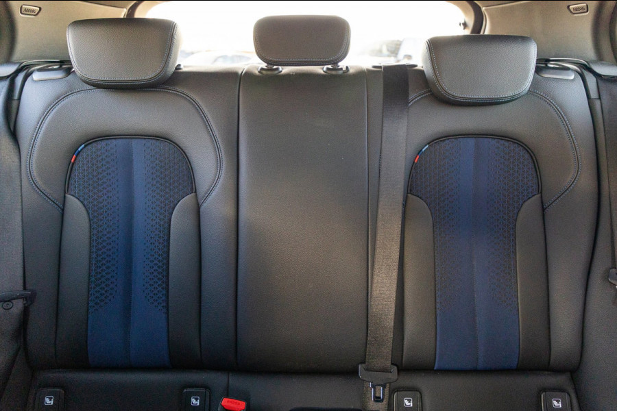 BMW 1-serie 118i High Executive M-Sport I Led I Live Cockpit Professional I Adaptive Cruise I Shadow Line I Stoelverwarming I BTW