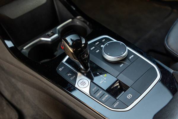 BMW 1-serie 118i High Executive M-Sport I Led I Live Cockpit Professional I Adaptive Cruise I Shadow Line I Stoelverwarming I BTW