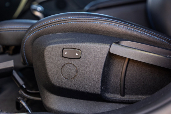 BMW 1-serie 118i High Executive M-Sport I Led I Live Cockpit Professional I Adaptive Cruise I Shadow Line I Stoelverwarming I BTW