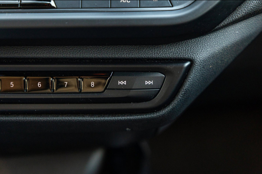 BMW 1-serie 118i High Executive M-Sport I Led I Live Cockpit Professional I Adaptive Cruise I Shadow Line I Stoelverwarming I BTW