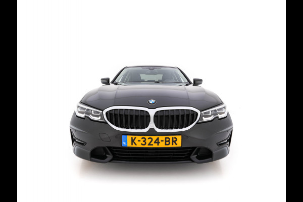 BMW 3-serie 330e eDrive Edition (Plug-In) (INCL-BTW) Aut. *LEATHER | FULL-LED | DIGI-COCKPIT | HEATED-SPORTSEATS | PRIVACYGLASS | AMBIENTLIGHT | DAB | NAVI-FULLMAP | ECC | CARPLAY | PDC | CRUI/SE | 18''ALU*