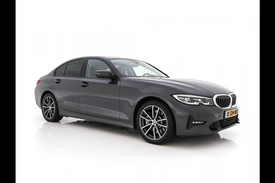 BMW 3-serie 330e eDrive Edition (Plug-In) (INCL-BTW) Aut. *LEATHER | FULL-LED | DIGI-COCKPIT | HEATED-SPORTSEATS | PRIVACYGLASS | AMBIENTLIGHT | DAB | NAVI-FULLMAP | ECC | CARPLAY | PDC | CRUI/SE | 18''ALU*