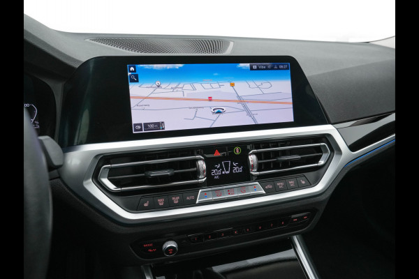 BMW 3-serie 330e eDrive Edition (Plug-In) (INCL-BTW) Aut. *LEATHER | FULL-LED | DIGI-COCKPIT | HEATED-SPORTSEATS | PRIVACYGLASS | AMBIENTLIGHT | DAB | NAVI-FULLMAP | ECC | CARPLAY | PDC | CRUI/SE | 18''ALU*