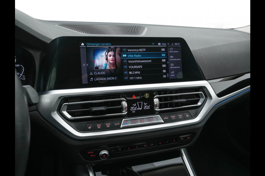 BMW 3-serie 330e eDrive Edition (Plug-In) (INCL-BTW) Aut. *LEATHER | FULL-LED | DIGI-COCKPIT | HEATED-SPORTSEATS | PRIVACYGLASS | AMBIENTLIGHT | DAB | NAVI-FULLMAP | ECC | CARPLAY | PDC | CRUI/SE | 18''ALU*