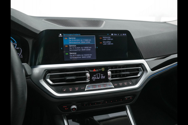 BMW 3-serie 330e eDrive Edition (Plug-In) (INCL-BTW) Aut. *LEATHER | FULL-LED | DIGI-COCKPIT | HEATED-SPORTSEATS | PRIVACYGLASS | AMBIENTLIGHT | DAB | NAVI-FULLMAP | ECC | CARPLAY | PDC | CRUI/SE | 18''ALU*