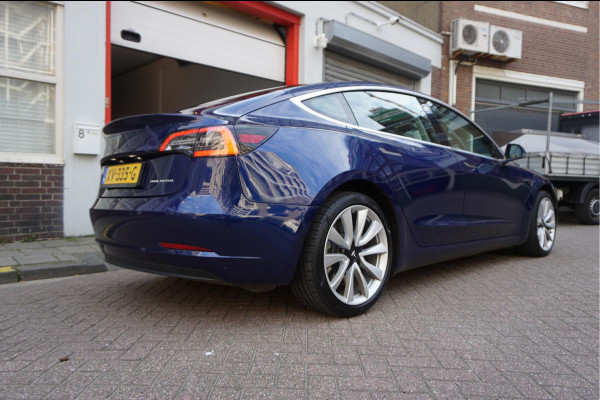 Tesla Model 3 Long Range AWD 75 kWh | BTW AUTO | Orig Nederlands | Auto Pilot | Panoramadak | Prachtige staat en staat van onderhoud |