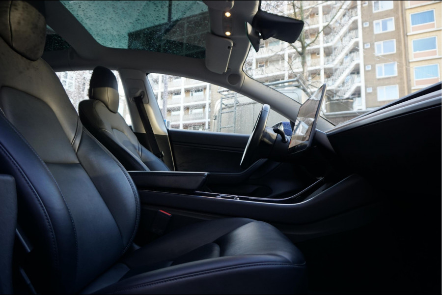 Tesla Model 3 Long Range AWD 75 kWh | BTW AUTO | Orig Nederlands | Auto Pilot | Panoramadak | Prachtige staat en staat van onderhoud |