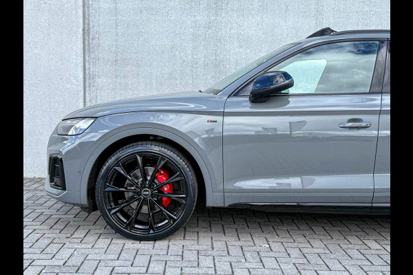 Audi Q5 55TFSI e 367PK Quattro Competition S Edition S-Line 1é Eig!|Pano|Luchtvering|S5-stoelen|HD Matrix|Carbon|Trekhaak|Ambiance