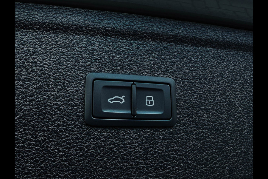 Audi Q5 55TFSI e 367PK Quattro Competition S Edition S-Line 1é Eig!|Pano|Luchtvering|S5-stoelen|HD Matrix|Carbon|Trekhaak|Ambiance