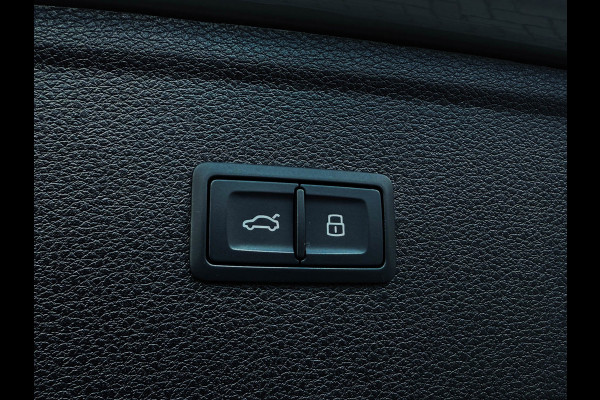 Audi Q5 55TFSI e 367PK Quattro Competition S Edition S-Line 1é Eig!|Pano|Luchtvering|S5-stoelen|HD Matrix|Carbon|Trekhaak|Ambiance