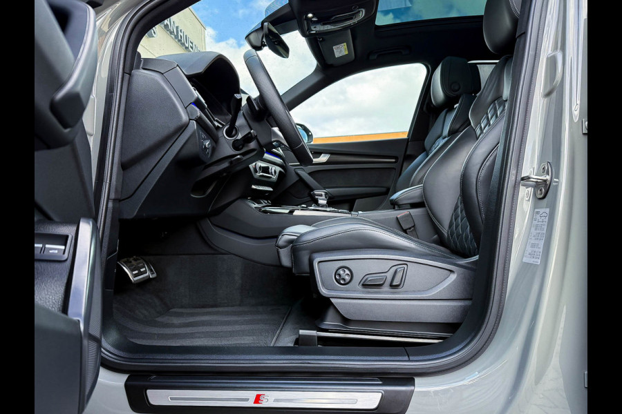 Audi Q5 55TFSI e 367PK Quattro Competition S Edition S-Line 1é Eig!|Pano|Luchtvering|S5-stoelen|HD Matrix|Carbon|Trekhaak|Ambiance