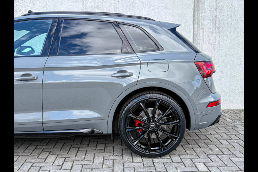 Audi Q5 55TFSI e 367PK Quattro Competition S Edition S-Line 1é Eig!|Pano|Luchtvering|S5-stoelen|HD Matrix|Carbon|Trekhaak|Ambiance