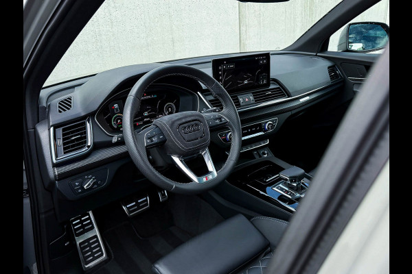 Audi Q5 55TFSI e 367PK Quattro Competition S Edition S-Line 1é Eig!|Pano|Luchtvering|S5-stoelen|HD Matrix|Carbon|Trekhaak|Ambiance