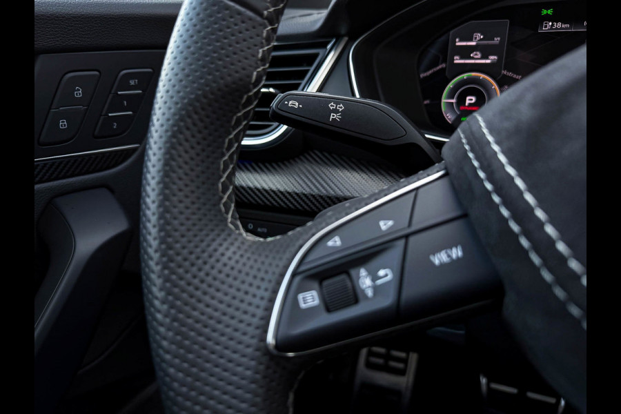 Audi Q5 55TFSI e 367PK Quattro Competition S Edition S-Line 1é Eig!|Pano|Luchtvering|S5-stoelen|HD Matrix|Carbon|Trekhaak|Ambiance