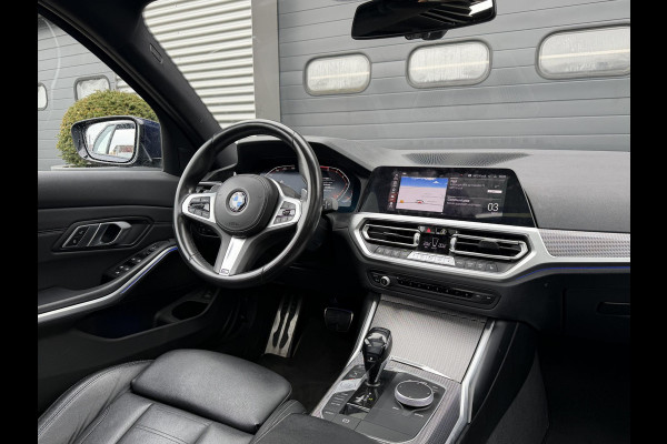 BMW 3 Serie Touring 320i High Executive M-Sport | Panoramadak | Camera | Head-Up Display | DAB |