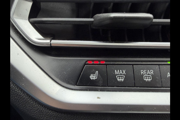 BMW 3 Serie Touring 320i High Executive M-Sport | Panoramadak | Camera | Head-Up Display | DAB |