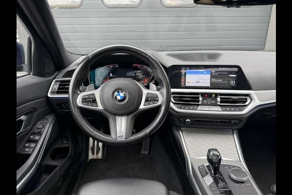 BMW 3 Serie Touring 320i High Executive M-Sport | Panoramadak | Camera | Head-Up Display | DAB |